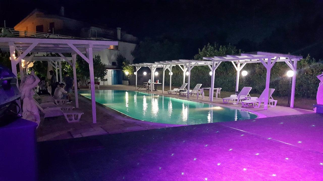 Hotel Falco D'Oro Чистернино Экстерьер фото