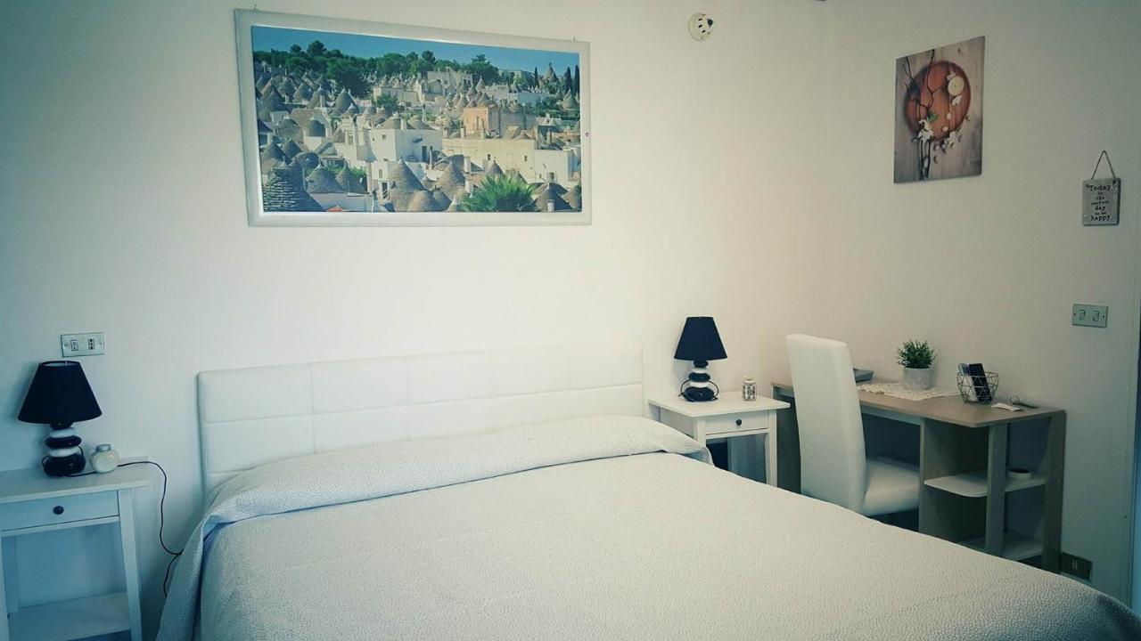Hotel Falco D'Oro Чистернино Экстерьер фото